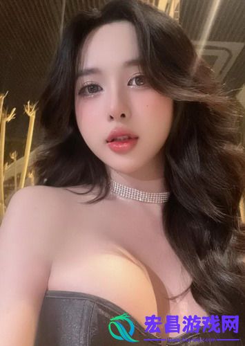 蜜丝婷大草莓和小草莓对比：蜜丝婷VS小草莓甜度之争，你更爱哪个!