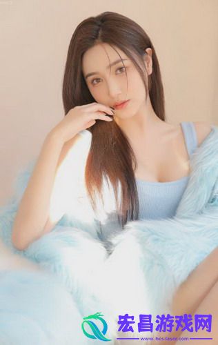 蜜丝婷大草莓和小草莓对比：大小之争中的美味之战!