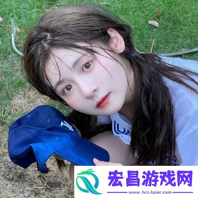 清新有意境的女生微信头像衣服要穿厚厚的看起来胖胖的让别人怕怕的