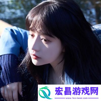 清新有意境的女生微信头像衣服要穿厚厚的看起来胖胖的让别人怕怕的