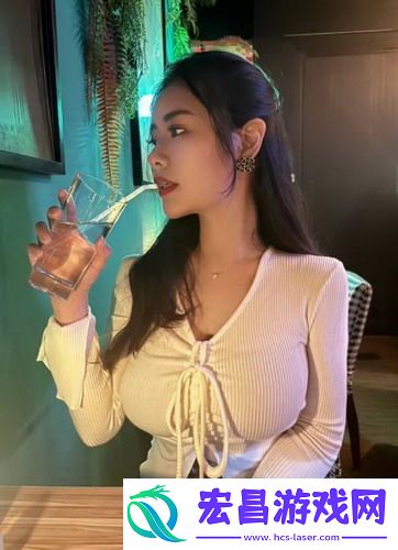 野外一面膜上边一面膜下边：自然界的探索，上下两面膜体验前所未有的保护！