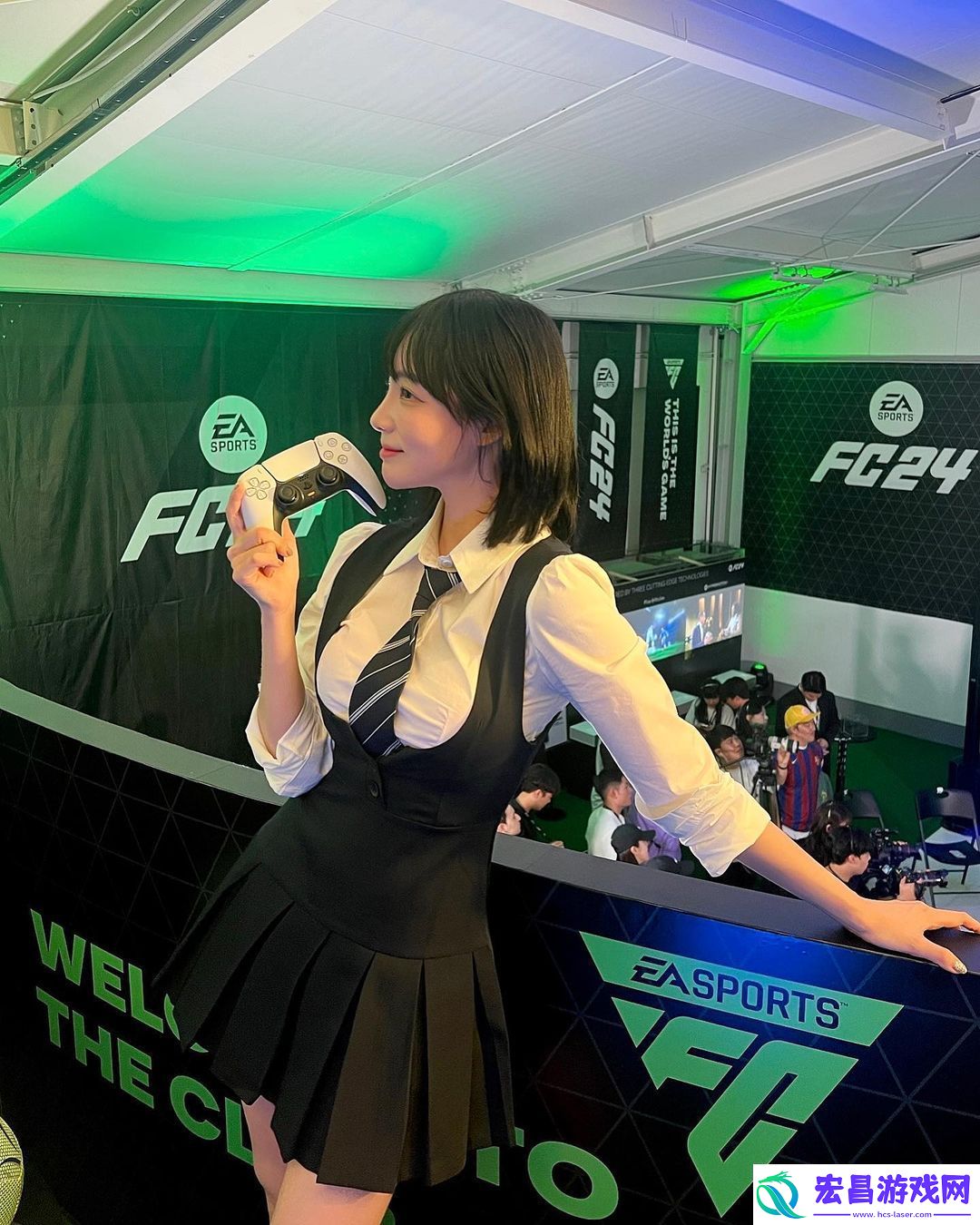 美女主持郭敏善晒照