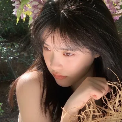 男女一起努力做豆浆