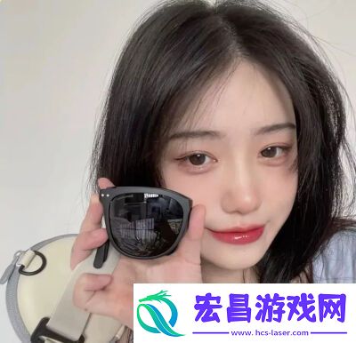 一对白花花的大馒头