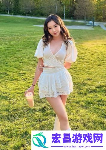 两峰夹小溪地湿又无泥诗：领略山水之间的诗意画卷与自然之美!
