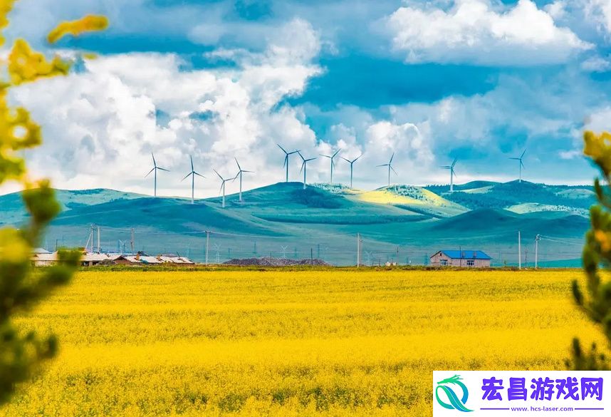 一前一后三个人一起骑自行车的快乐旅程与美好瞬间