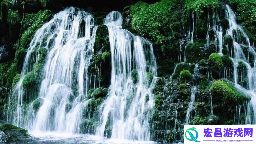 水帘白瀑如饥似渴