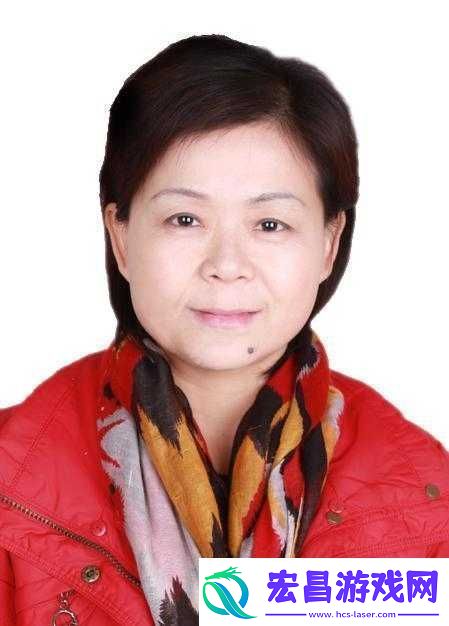 老于淑荣划船至河中央