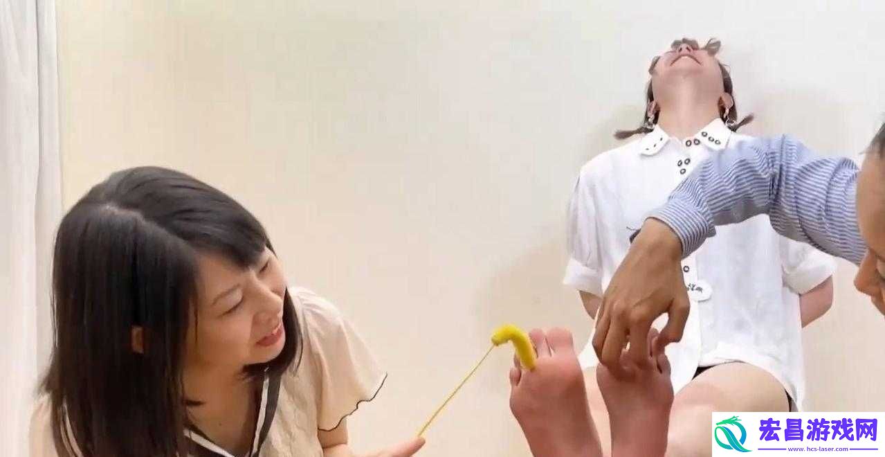 怎样欺负怕痒的女班长