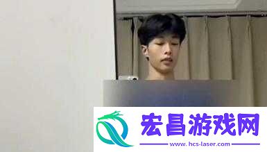 小奶狗腹肌体育生天台放烟花