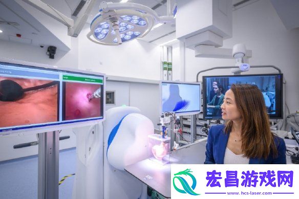 外国某医生在手术时使用PS5手柄远程手术并且成功
