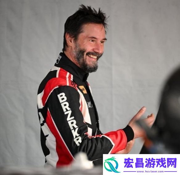 基努·里维斯跨界成职业赛车手