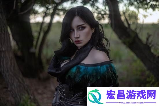 国外小姐姐COS巫师叶奈法颇具异域风情超吸睛