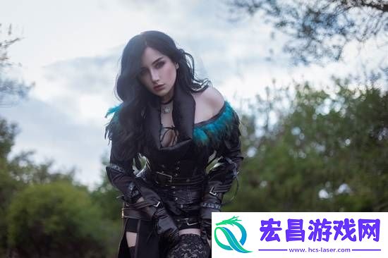 国外小姐姐COS巫师叶奈法颇具异域风情超吸睛