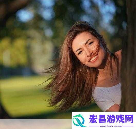 手游界跨界盛事！50岁香港嫩模惊艳海外
