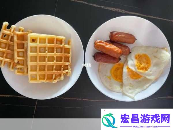 小洞想吃火腿肠喝热牛奶黄