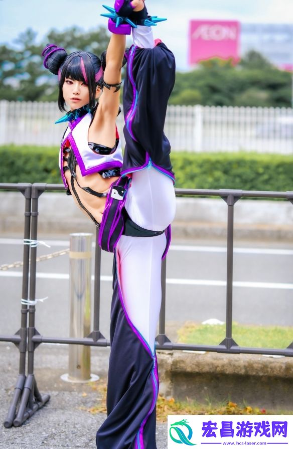 樱花妹COS街头霸王6韩蛛俐