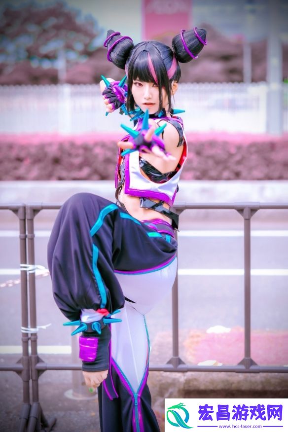 樱花妹COS街头霸王6韩蛛俐