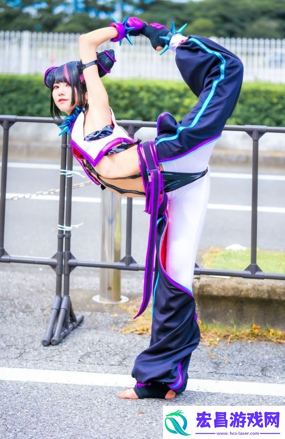 樱花妹COS街头霸王6韩蛛俐
