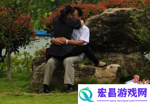 老顽童公园秀飞镖绝技