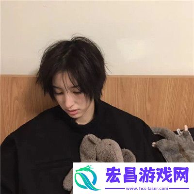 最新版高颜值好看的短发女生头像小清新相比于喜欢你我想我应该先爱自己