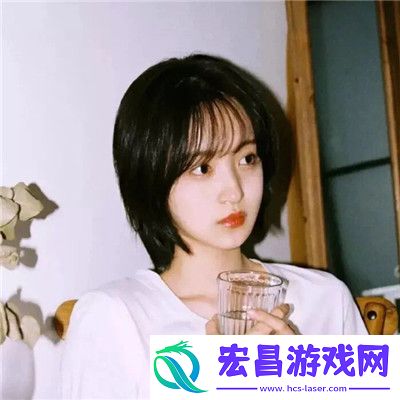 最新版高颜值好看的短发女生头像小清新相比于喜欢你我想我应该先爱自己