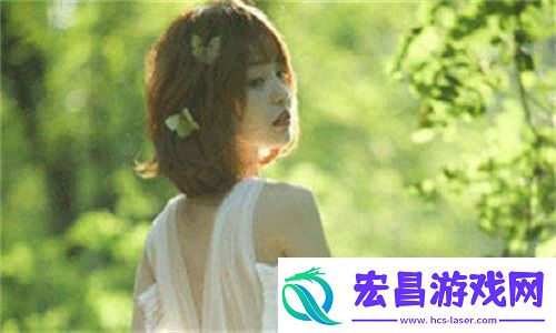 父亲有力挺送女儿的花园