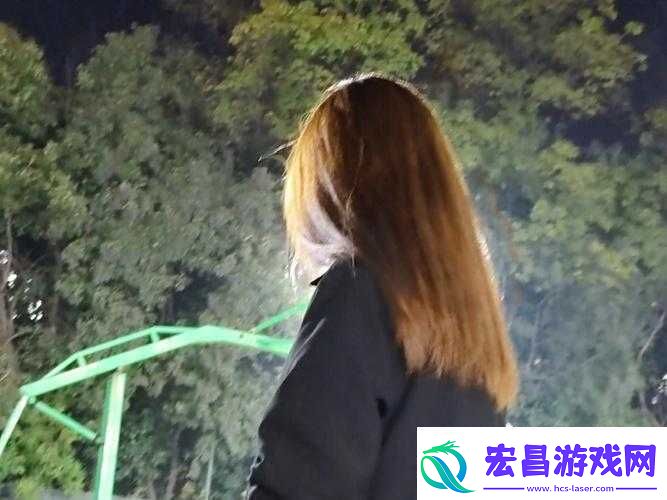 海角披风少年老妈长相