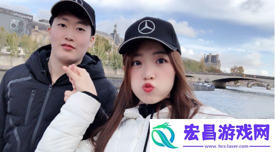 管泽元看皇马缺席金球奖颁奖礼