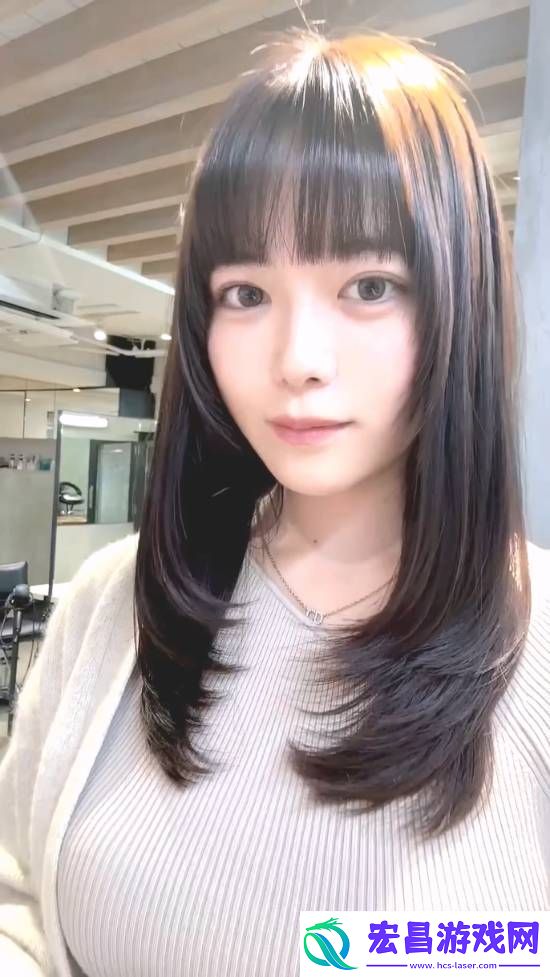 东云海发视频晒新发型知性少女韵味十足