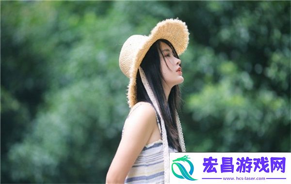 中午妈妈在厨房做饭