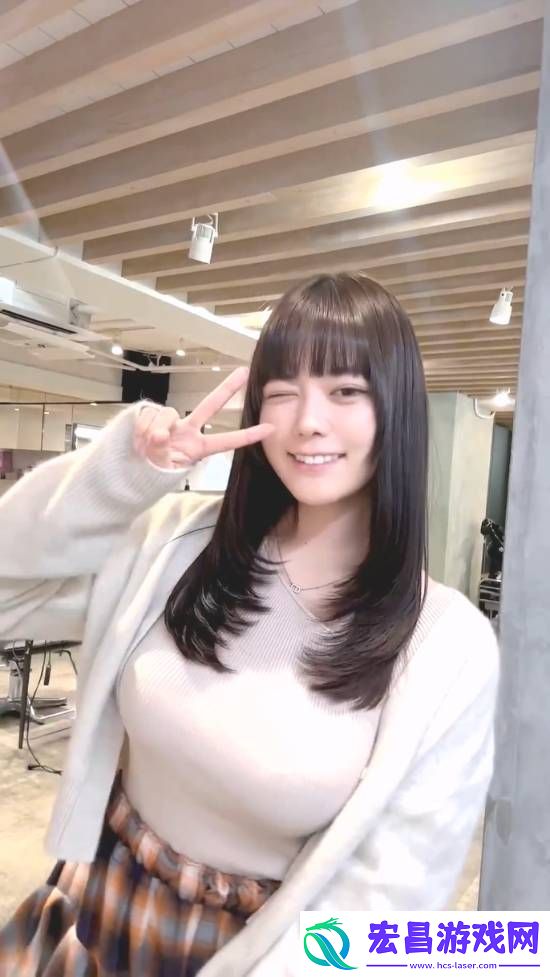 东云海发视频晒新发型知性少女韵味十足