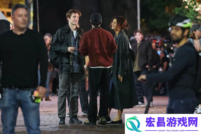 赞达亚与荷兰弟遛狗约会