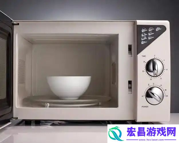 日常用的玻璃餐具都能放进微波炉加热