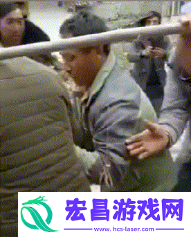 猴子来了都不知道先打哪一个动图教你怎么缓解尴尬