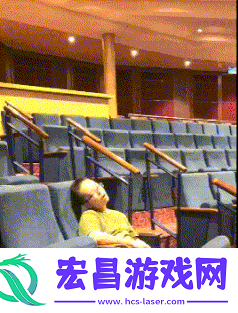 猴子来了都不知道先打哪一个动图教你怎么缓解尴尬