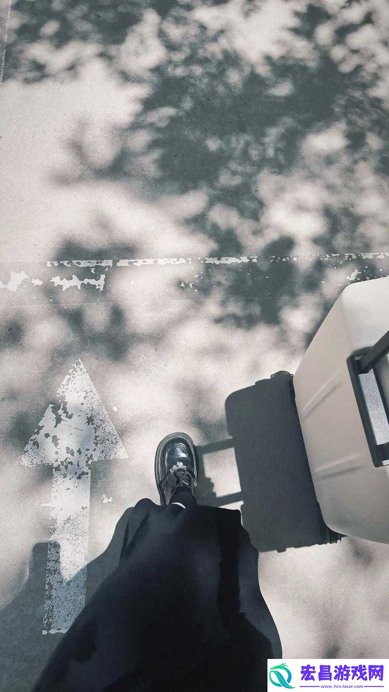 看镜子里我们的结合的地方