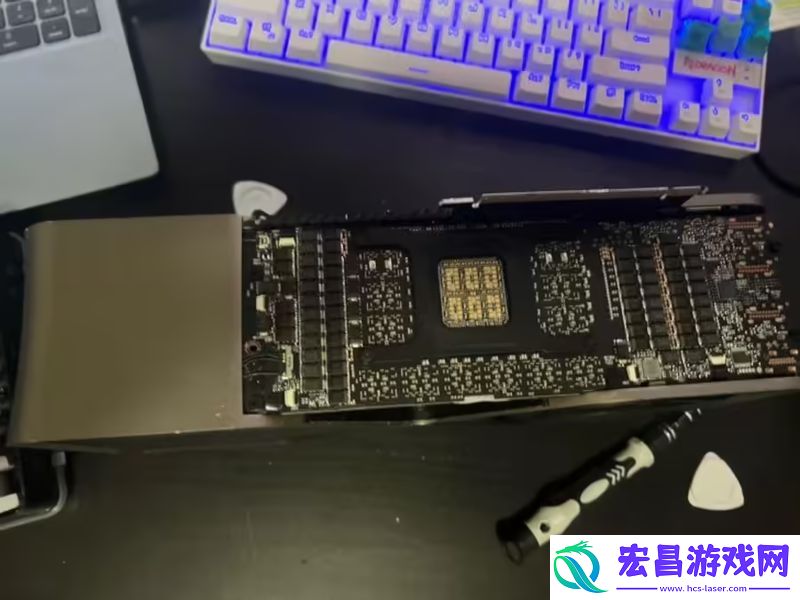 英伟达RTX4090Ti旗舰显卡曝光尺寸庞大并采用四槽设计