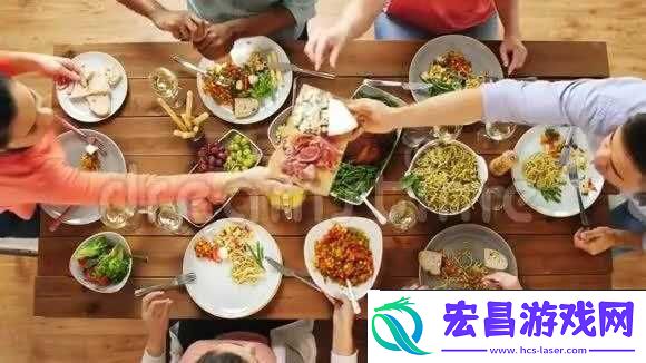 吃饭时某处紧密连接在一起视频