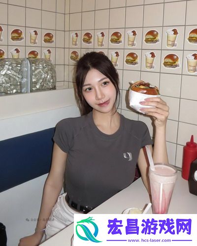 《丰满的女邻居》三级剧情反转太绝，网友调侃：这比邻居故事更会“撩”人！