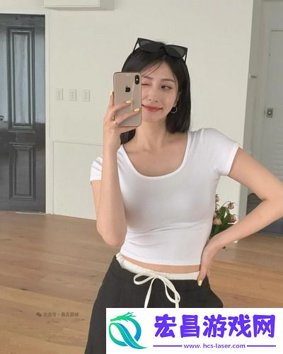 一面膜胸口一面吃下部位片段太敢了！网友直呼：这剧情是年度脑洞冠军！