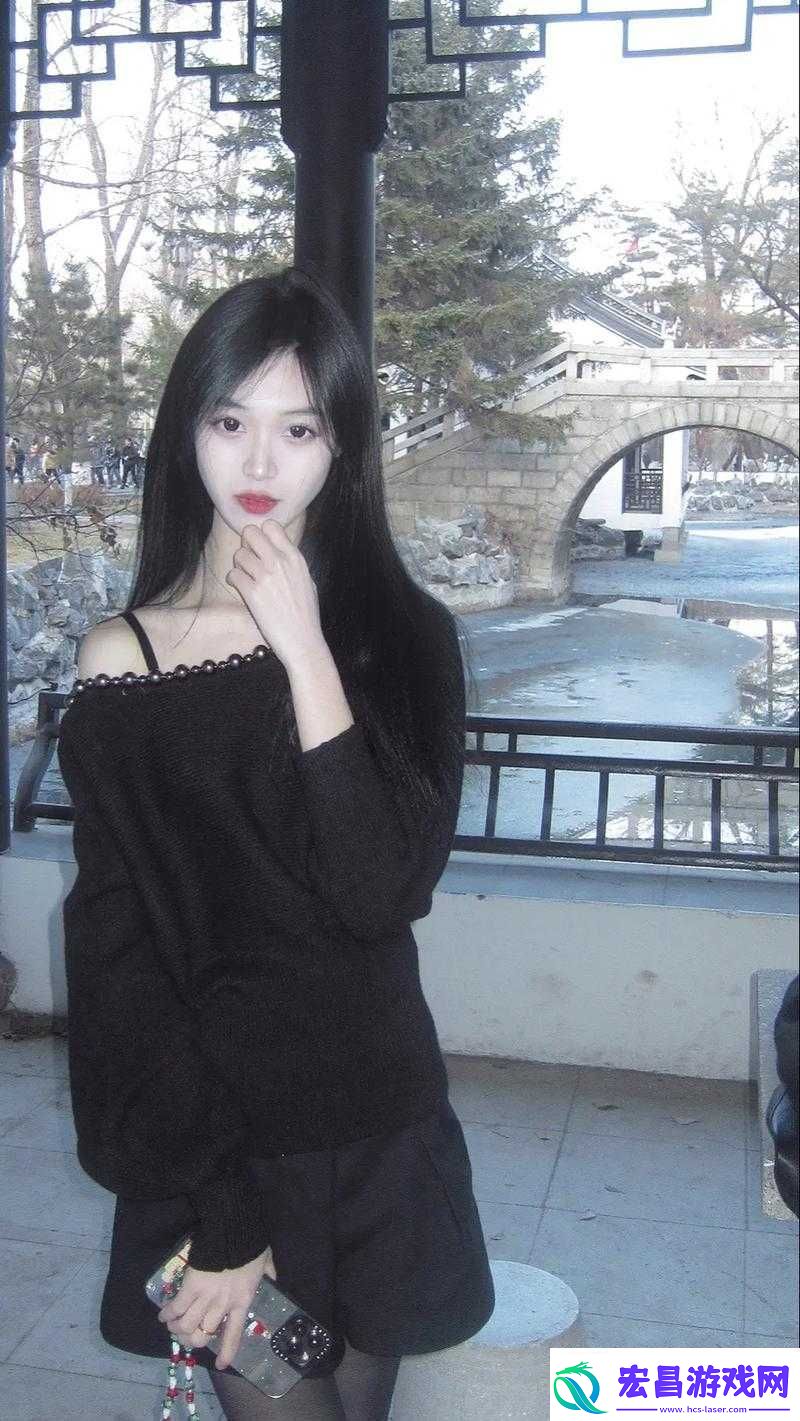 女