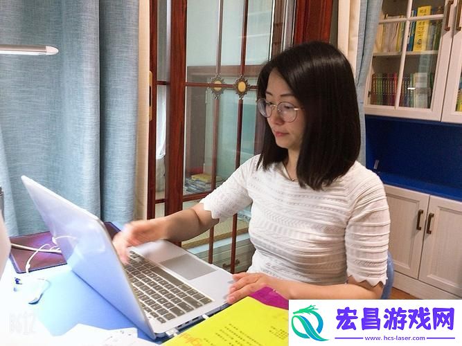 “教师美母”潮流风暴