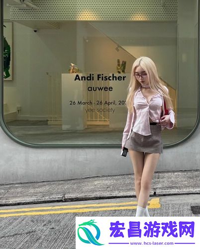 瞒着老公加班的HR中字成话题！深夜守着电脑的她，竟然隐藏着这样的秘密！