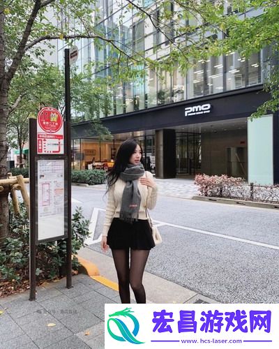 一边下奶一吃敷视频好几个人火了，网友：离谱到想试试，这是什么奇葩操作？
