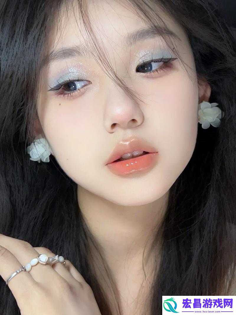 YSL蜜桃色NEO打造迷人妆容必备美妆单品之选