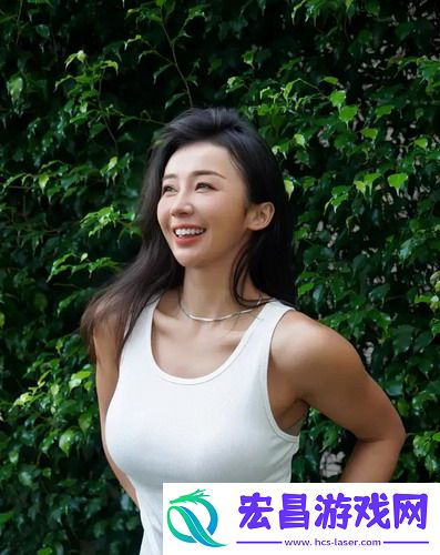 一面膜胸口一面吃下部位片段疯传，网友笑称：离谱是离谱，但确实有点上头！