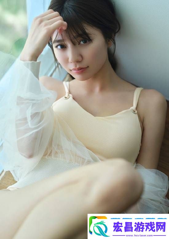 卡在洗衣机里的女孩