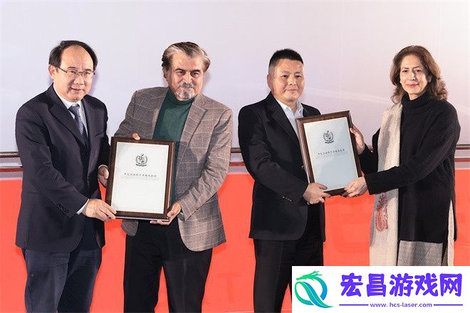 巴铁女孩亮相中巴合拍电影首映