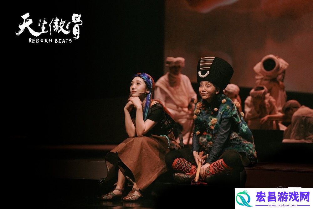 阿朵舞台剧天生傲骨召开媒体见面会